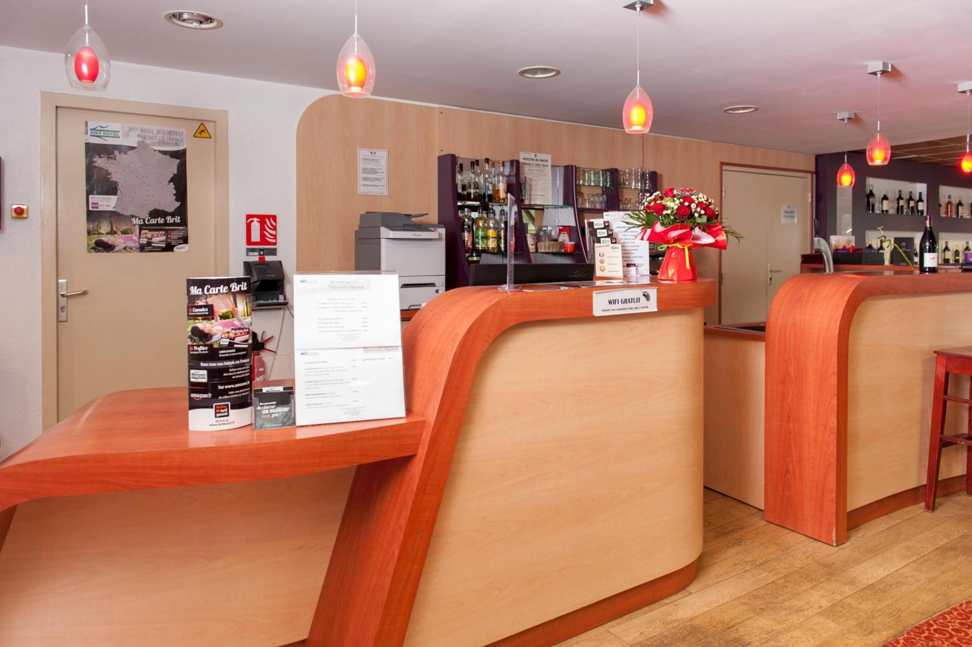 Brit Hotel Agen - L'Aquitaine Le Passage  Bagian luar foto